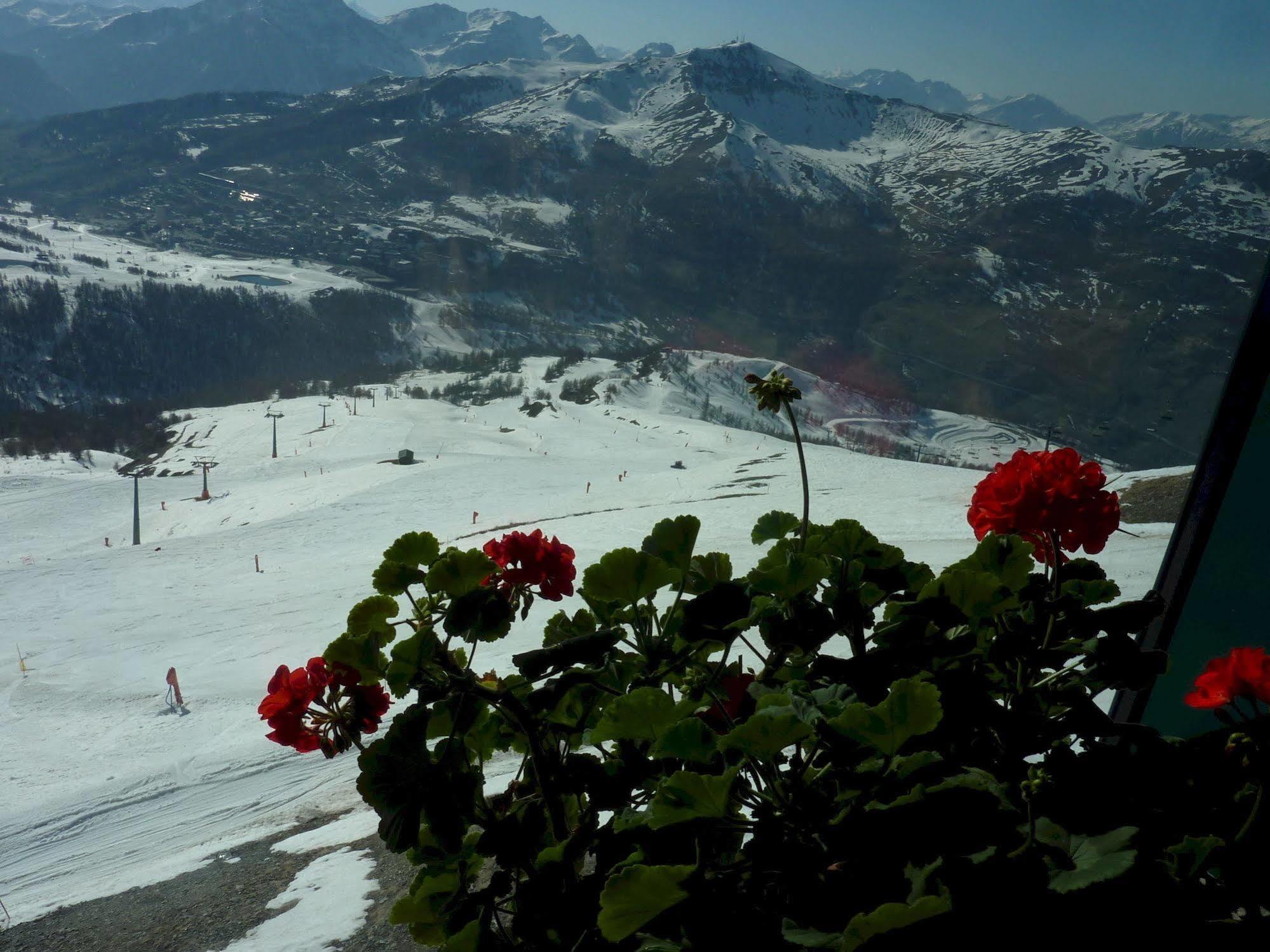 Tana Della Volpe Hotel Sestriere Luaran gambar